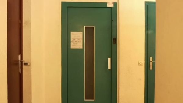 "Je ne peux pas sortir": une panne d'ascenseur coince un habitant de Juan-les-Pins dans son appartement depuis deux mois