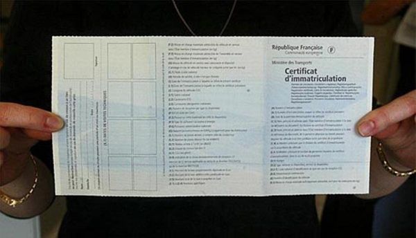 La carte grise disponible depuis ce lundi sur France Identité, comment l'obtenir sur son smartphone ?