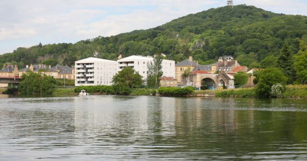 Lorraine. Un bateau coule après avoir percuté un pont près de Metz : six personnes à l'eau, deux blessés légers