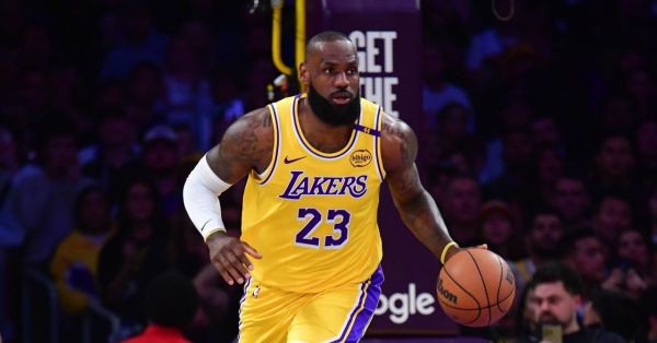 Basket – NBA : James reste une saison de plus aux Lakers