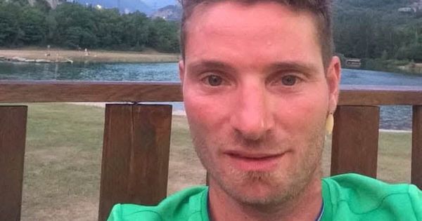 Loire. Festivalier décédé dans les Hautes-Alpes : des centaines de personnes ont rendu hommage à Romain Auzary