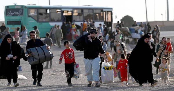 Migrations : plus de 230 000 Afghans ont quitté l'Iran en juin, la plupart expulsés