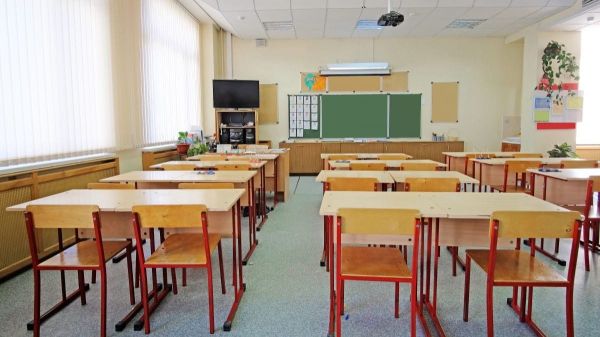 Canicule à plus de 40°C : pourquoi certaines écoles du Vaucluse restent fermées