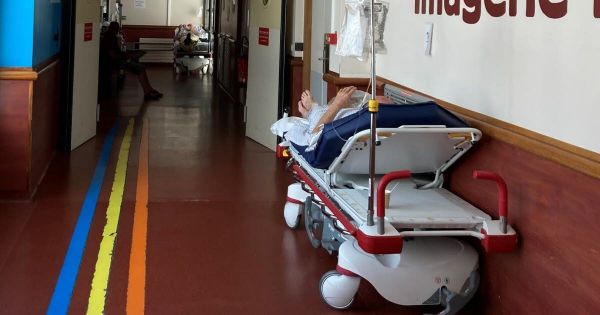 Romans-sur-Isère. À 90 ans, elle passe trois nuits dans les couloirs de l'hôpital : ses proches en colère
