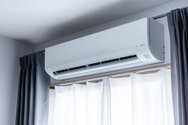 Canicule : combien ça coûte de laisser la climatisation allumée toute la nuit ?