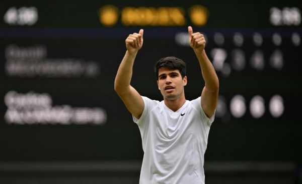 « J'ai eu l'impression que c'était ma première fois à Wimbledon », confie Alcaraz, difficile vainqueur de Fognini au premier tour