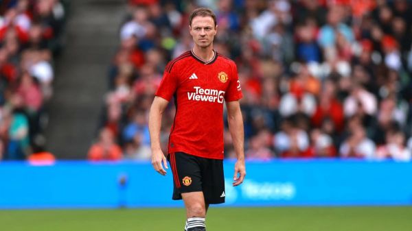 Jonny Evans prend sa retraite et retrouve un poste à MU