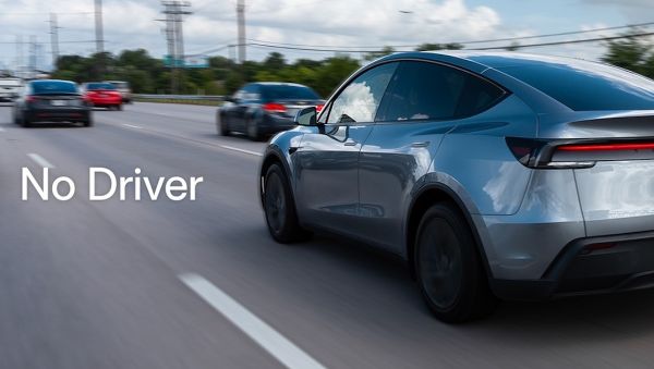 Actualité : Tesla : une Model Y roule seule jusqu'à son propriétaire, Musk parle de “première mondiale”...  mais oublie un détail gênant