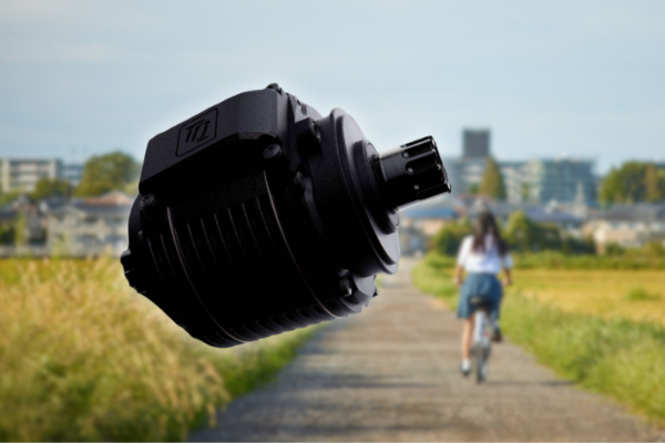 Ce petit moteur de vélo électrique tient dans la paume de votre main !