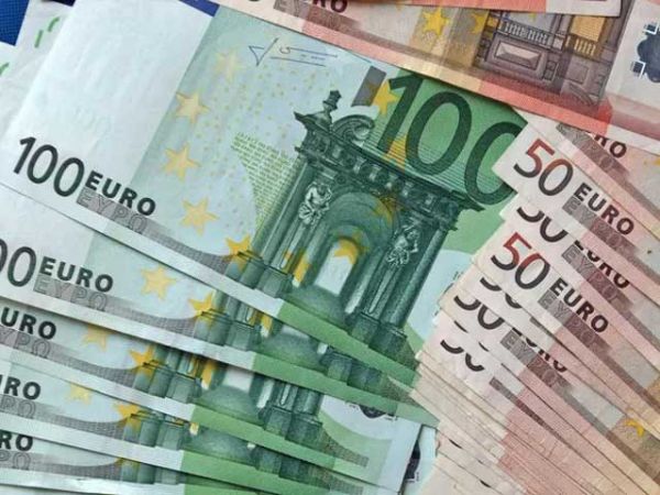 Le gouvernement Bayrou envisage de nouvelles taxes aériennes dans son projet de loi de finances 2026