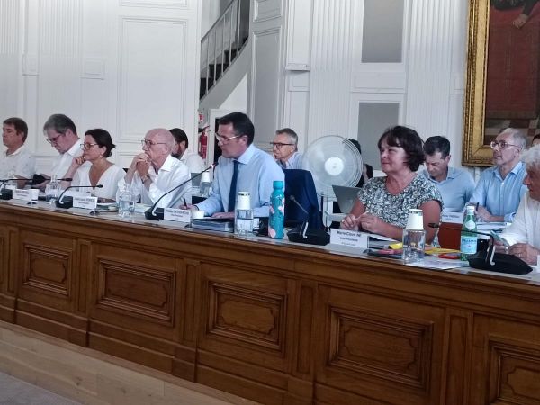 Au sein de l'agglomération de Pau, l'échangeur divise toujours l'assemblée