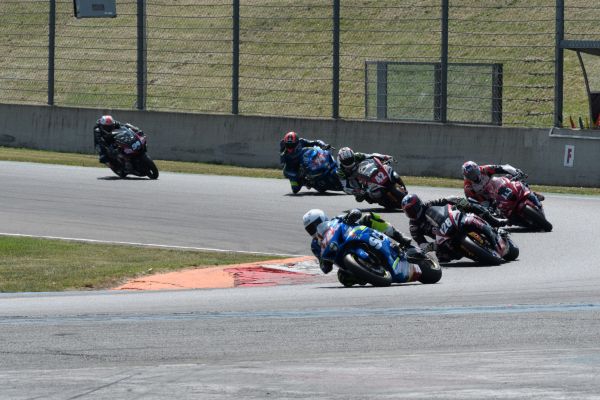 Superbike français – Week-end compliqué à Magny-Cours pour le Suisse Aebi
