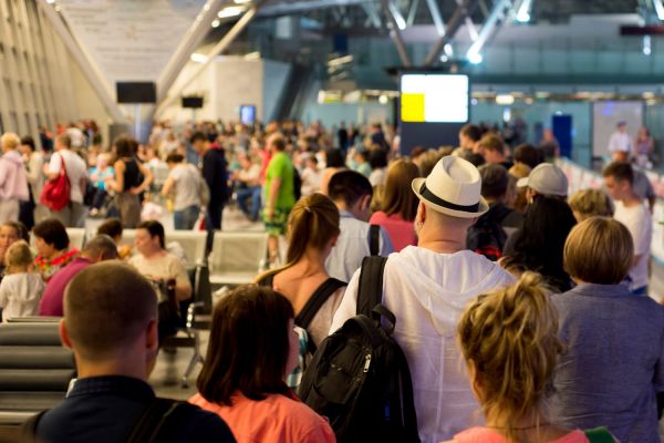 "Refusés à bord" : 6 millions de passagers bloqués alors qu'ils ont passeport et carte d'embarquement