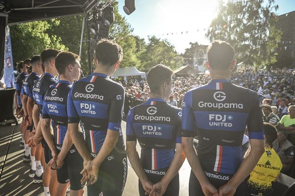 Léger changement de maillot pour la Groupama-FDJ