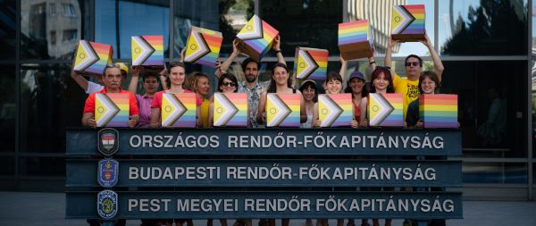 Hongrie. « Le monde observe la situation » alors que des dizaines de milliers de personnes se préparent à défiler malgré la tentative d'interdiction de la marche des fiertés de Budapest