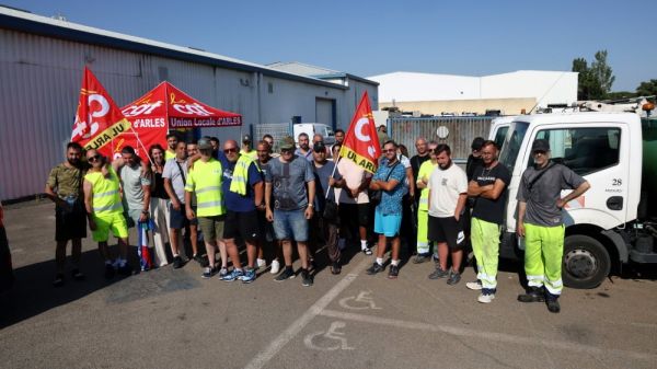 "Le dialogue social est rompu" : à Arles, Saint-Martin-de-Crau et Tarascon, la grève des éboueurs a débuté