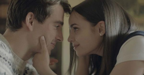 My Oxford Year (Netflix) : découvrez la bande-annonce du film romantique de l'été avec Sofia Carson et Corey Mylchreest