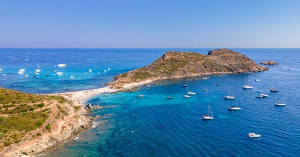 Juste à côté de Saint-Tropez, ce petit village de charme encore méconnu des touristes est la destination parfaite pour cet été