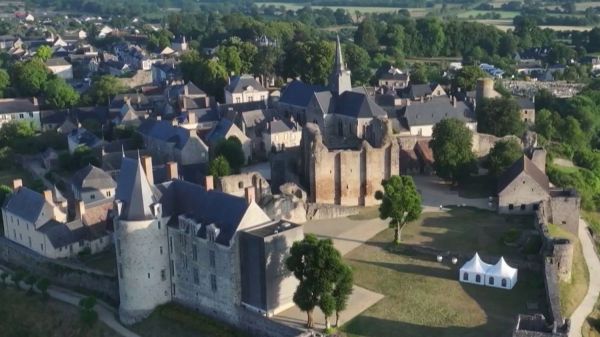 Mayenne : à la découverte de la forteresse de Sainte-Suzanne