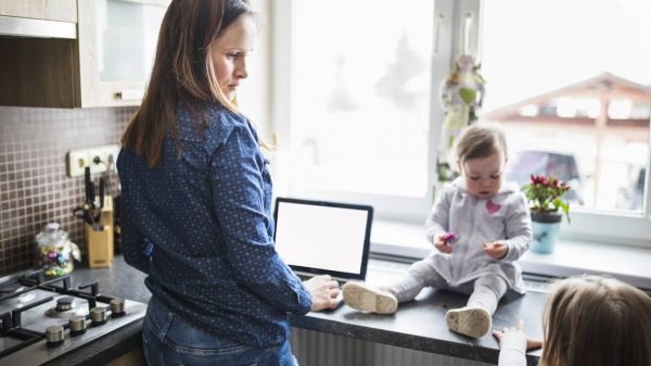 Culpabilité maternelle : pourquoi les mères culpabilisent tout le temps ?