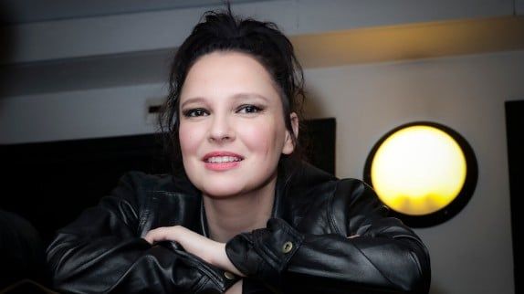 "On ne maîtrise pas tout" : Anne Sila analyse l'échec de ce gagnant de "The Voice"