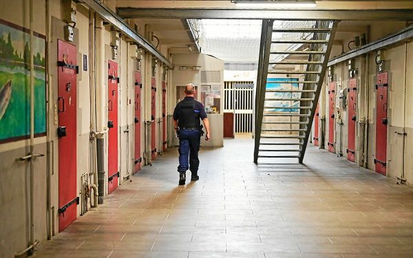 Plus de 84 000 détenus en prison au 1er juin, un nouveau record