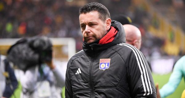 OL : "C'est terrible de voir des monuments comme ça bousculés", Pierre Sage (Lens) touché par la situation