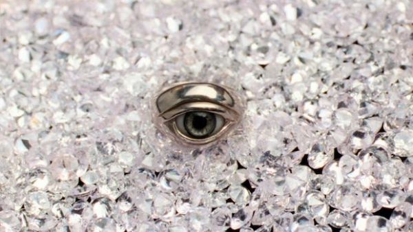 Reflet dans un diamant mort – Hélène Cattet et Bruno Forzani (Critique de film)