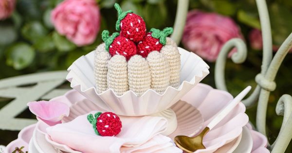 Gâteau au crochet : le modèle gratuit de la charlotte aux fraises