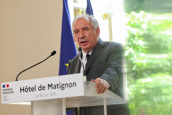 Motion de censure sur les retraites : Bayrou sous le soleil du RN