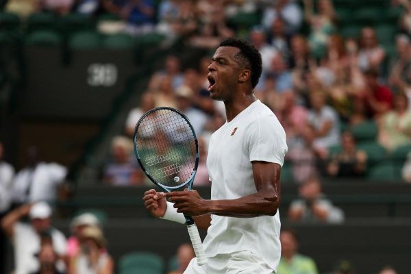 Wimbledon : Fritz et Mpetshi Perricard interrompus à deux sets partout, Zverev et Rinderknech continueront aussi demain