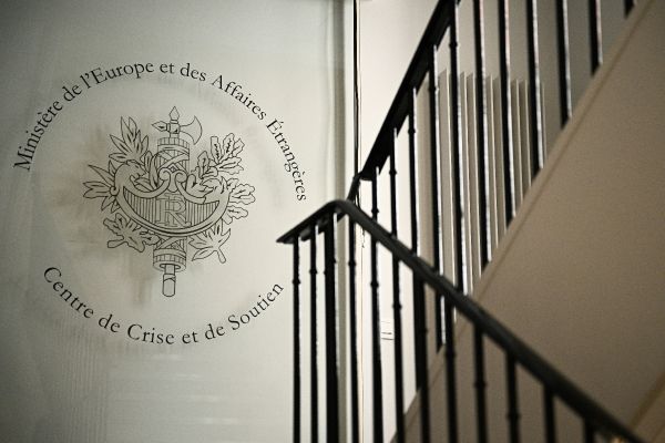 Paris "regrette vivement" la condamnation d'un journaliste français en Algérie