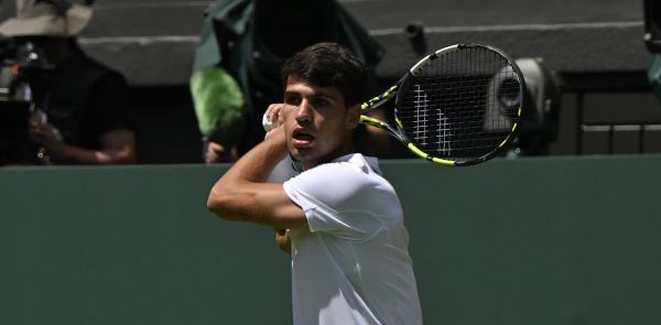 Carlos Alcaraz, en pleine galère contre Fabio Fognini : « Il a le niveau pour jouer jusqu'à 50 ans »