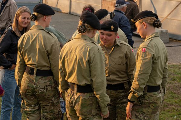 Égalité au front : le Danemark impose le service militaire aux femmes