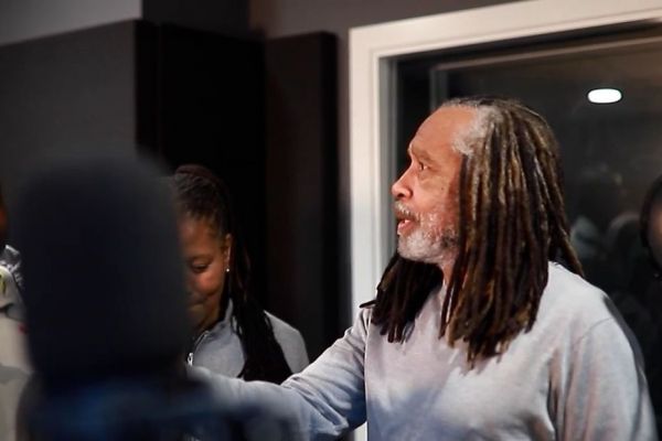 Jean-Claude Naimro (Kassav') tourne son nouveau clip à Johannesburg avec le Soweto Gospel Choir