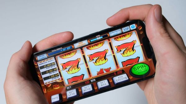 Cette appli iPhone transforme votre téléphone en Game Boy: l'effet nostalgie est immédiat