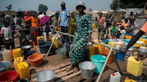 RCA-Bangui : le gouvernement lance les travaux de construction de 100 forages