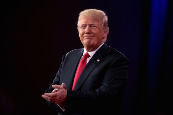 Victoire pour Trump : la Cour suprême américaine renforce les pouvoirs du président et limite les juges