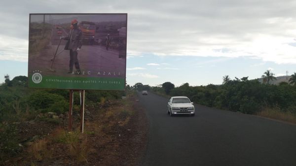 Présence de chefs d'État étrangers aux Comores,  le 6 juillet : malaise face à une capitale sombre et délabrée