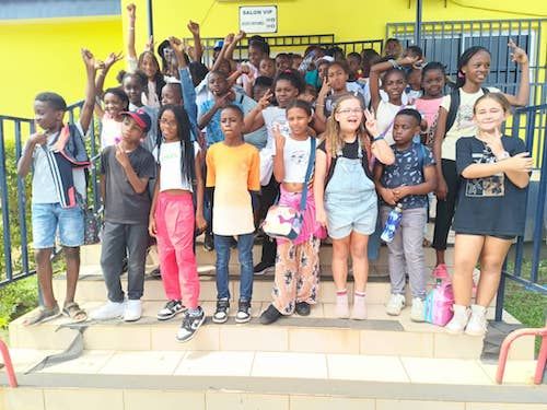 Strag : Les Élèves de l'Ecole Conventionnée Octra visitent la Gare ferroviaire