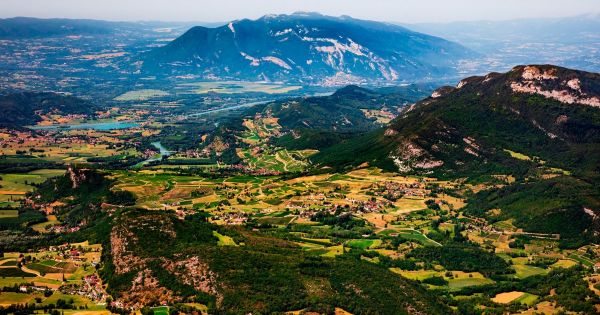 En plein coeur de la Savoie, ce joli petit village va ravir les gourmands comme les adeptes de beaux paysages