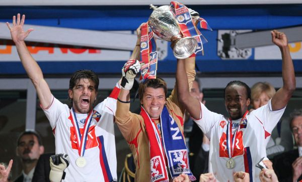 Le 30 juin 2009, la première aventure de Juninho à l'OL prend fin