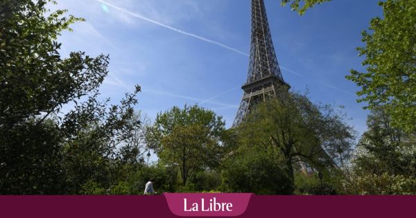Canicule: le sommet de la tour Eiffel fermé jusqu'à mercredi