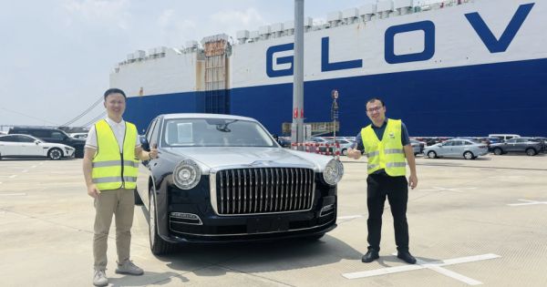 Un client émirati paie 1,3 million pour une limousine chinoise