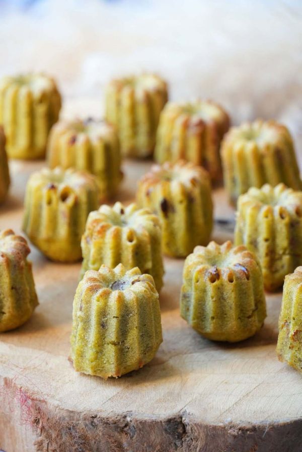 Mini cannelés pesto/tomates confites et noix