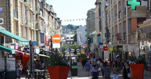 Plus de 4 500 contrats d'alternance ont été signés en 2024 dans le secteur du commerce en Normandie