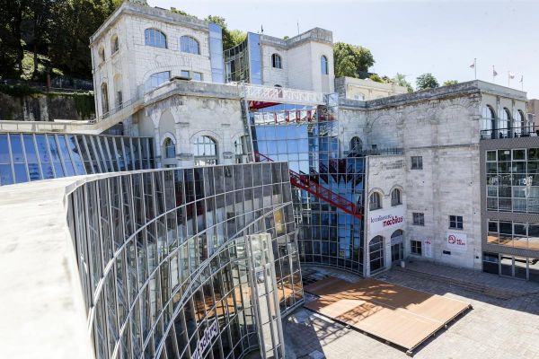 La bibliothèque de la Cité de la BD, à Angoulême, passe en horaires canicule tout l'été