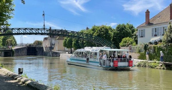 A Montargis, la vedette fluviale dope le tourisme