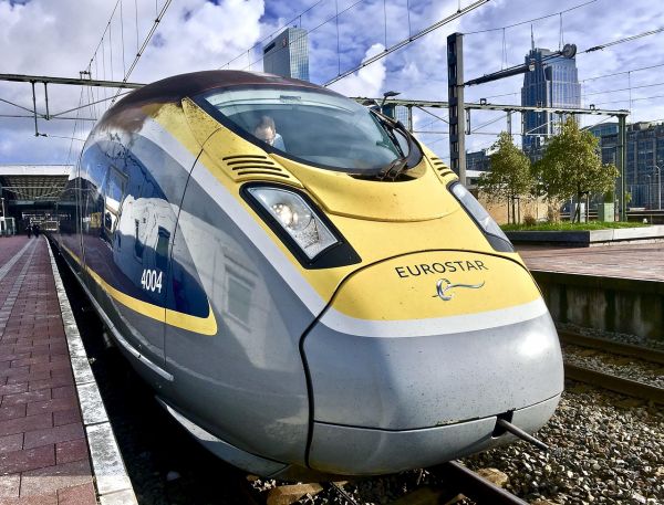 Eurostar : deux décès, perturbations majeures