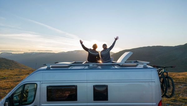 "On ne veut pas se contraindre avec des lieux” : ces Français en quête de liberté pour leurs vacances